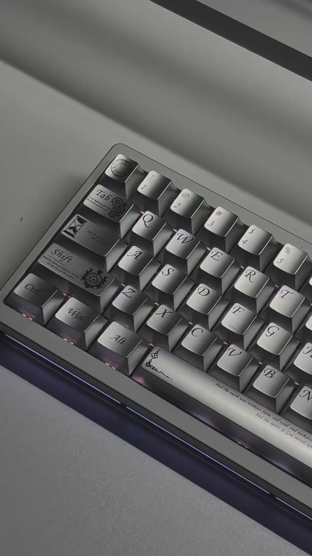 Weikav Nut65 客制化机械键盘 — 乌萨奇轴 × 时光金属键帽